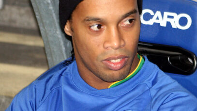 Ronaldinho061115-01